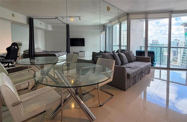 Building Photo - 475 Brickell Ave