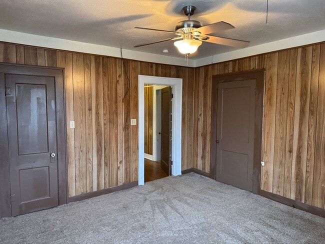 Building Photo - 5 Bed 2 Bath Home w/ 6.14 Acres In Iowa Park ISD.