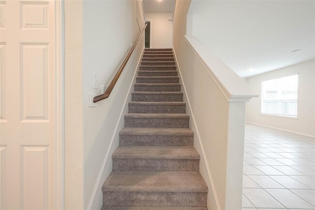 Building Photo - 25635 Royal Catchfly Rd