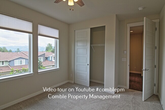 Building Photo - 34418 SE Groshell St