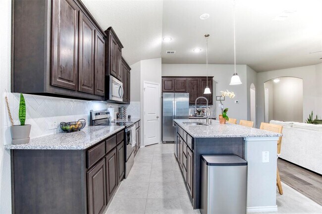 Building Photo - 2846 Hudson Dr