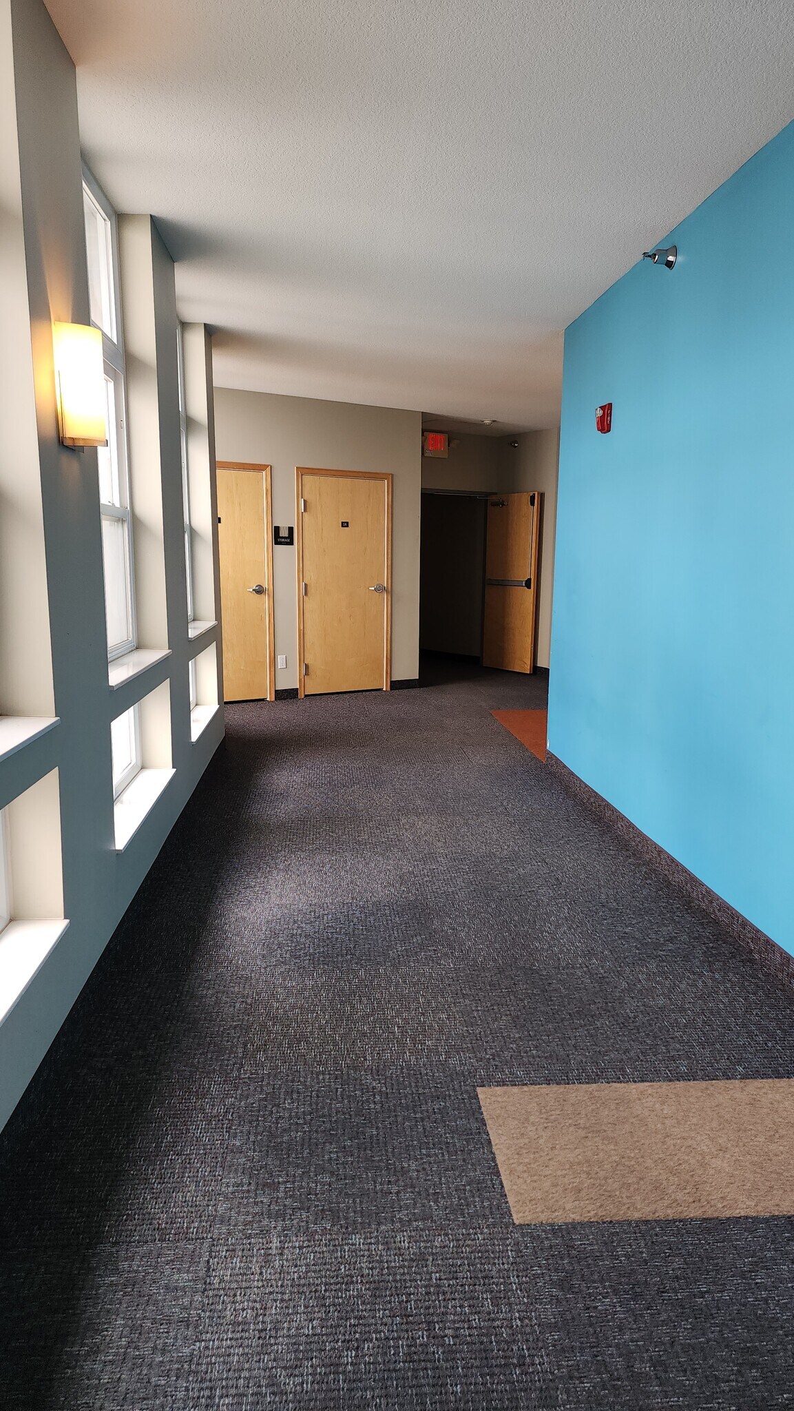 Building Photo - 2650 University Ave W