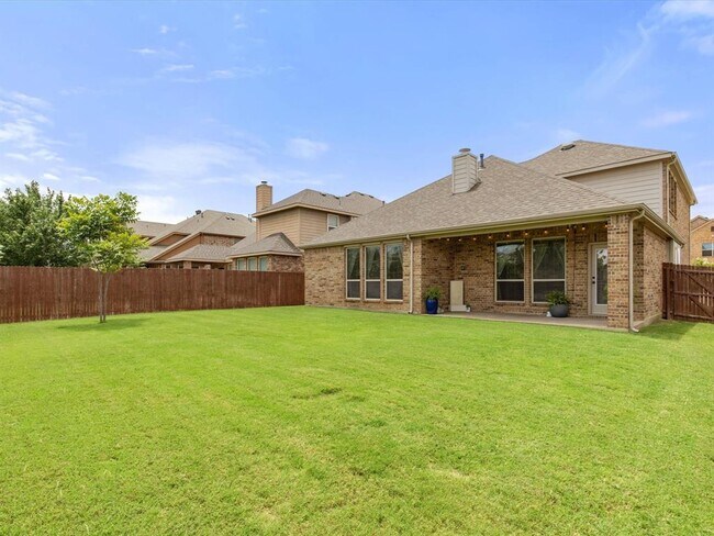 Building Photo - 8720 Devonshire Dr