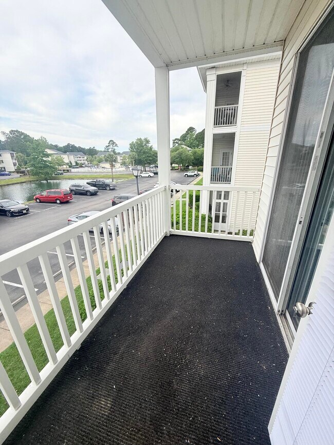 Building Photo - 1306 River Oaks Dr