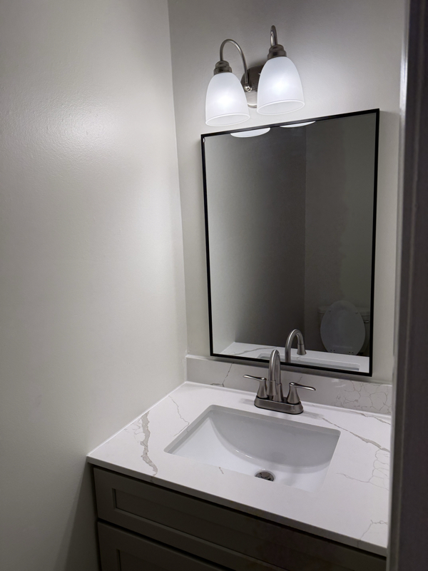 Building Photo - 2504 Redwood Ct