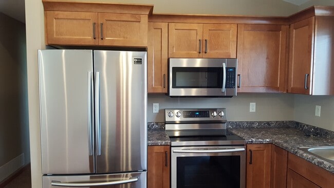 Building Photo - 3984 Stone Point Dr NE