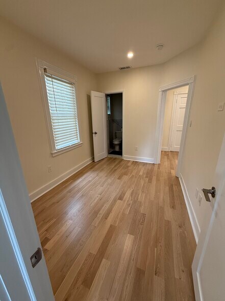 Building Photo - 49 High St