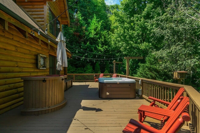 Building Photo - 141 Yellow Locust Dr