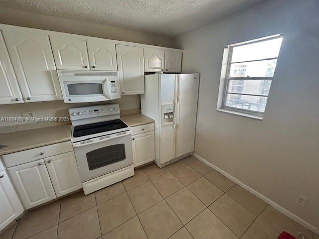 Building Photo - 2571 Aragon Blvd