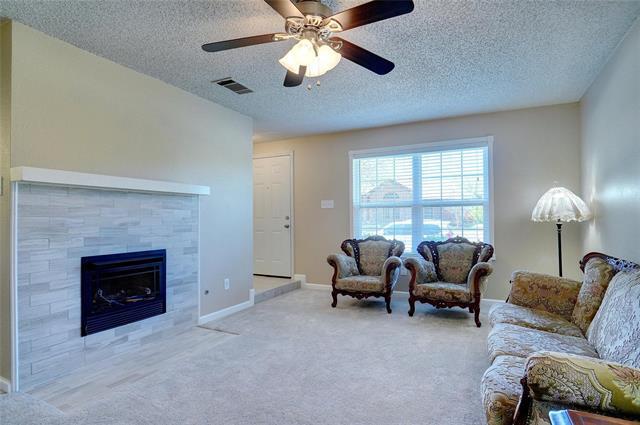 Building Photo - 1703 Creekpoint Dr