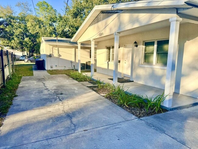 Building Photo - 1528 1/2 41st Ave N