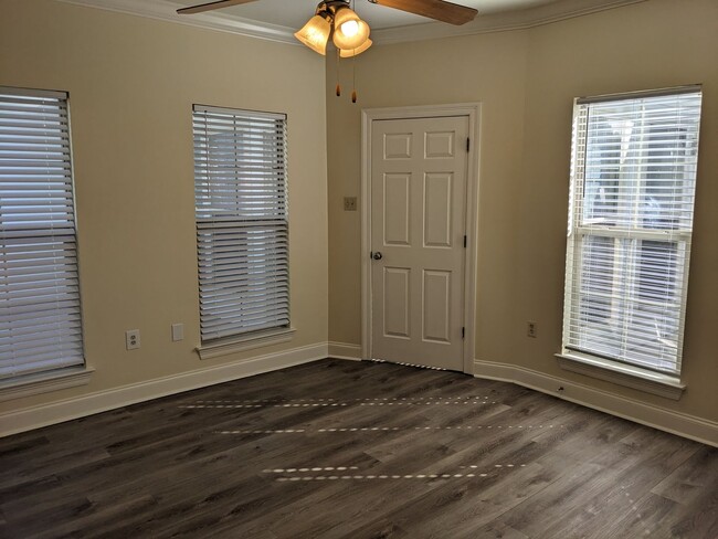 Building Photo - 3BD 2BA House for rent in Bluebonnet Subdi...