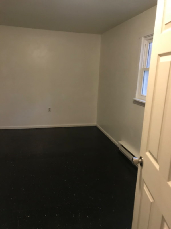 Building Photo - 129 Hilltop Cir