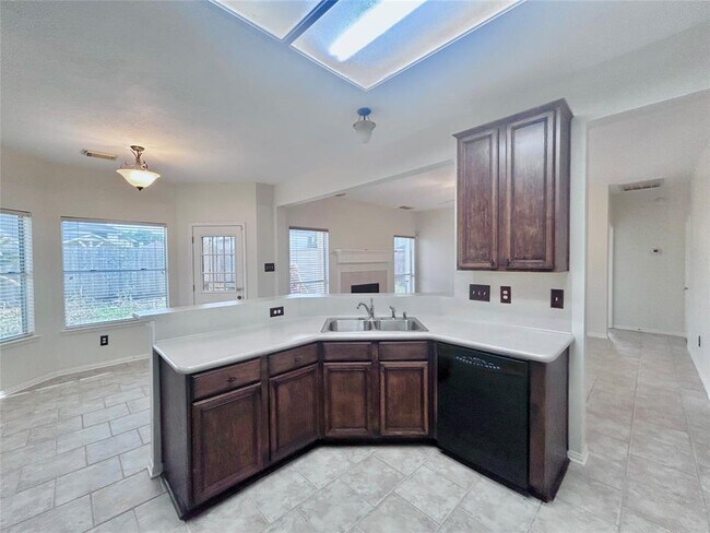 Building Photo - 2519 Silver Meadow Dr