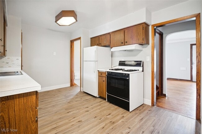 Building Photo - 20700 Goller Ave