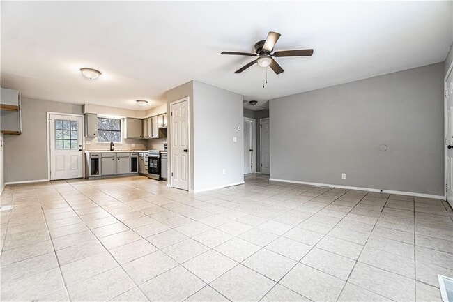 Building Photo - 1014 N Hico St