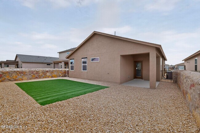 Building Photo - 12621 Cono Norte Dr
