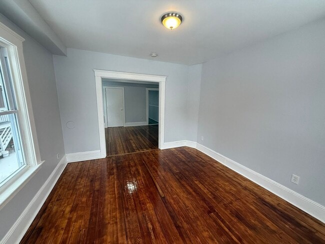 Building Photo - 82 Pine St