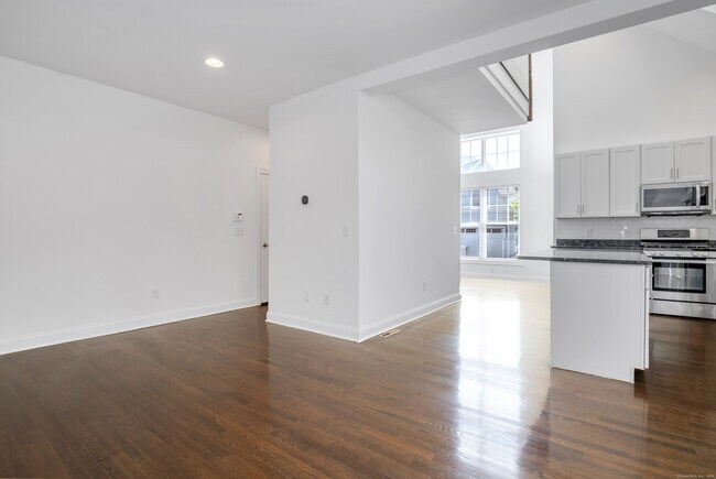Building Photo - 39 Copper Square Dr