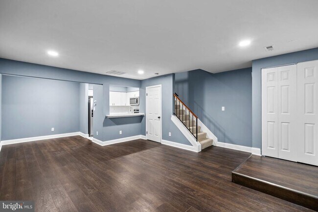 Building Photo - 3004 Piano Ln