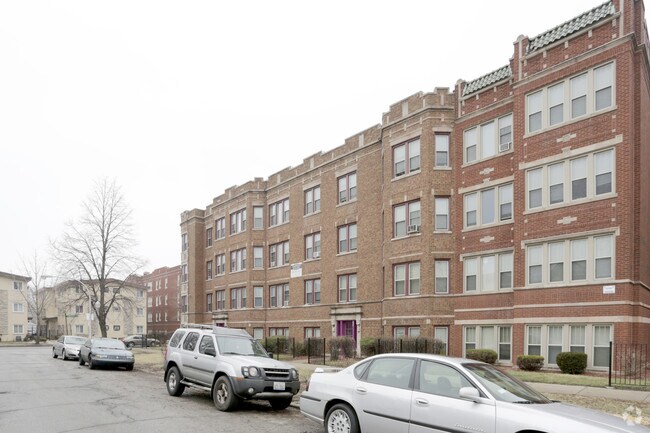 Building Photo - 5952-58 W Superior Chicago, IL 60644