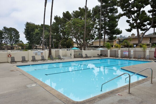 Building Photo - 2 Bed / 2 Bath Condo for Rent – Mission Valley