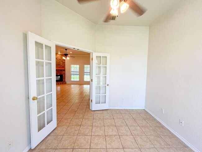 Building Photo - Available NOW!!!! This charming 1 story, 3...