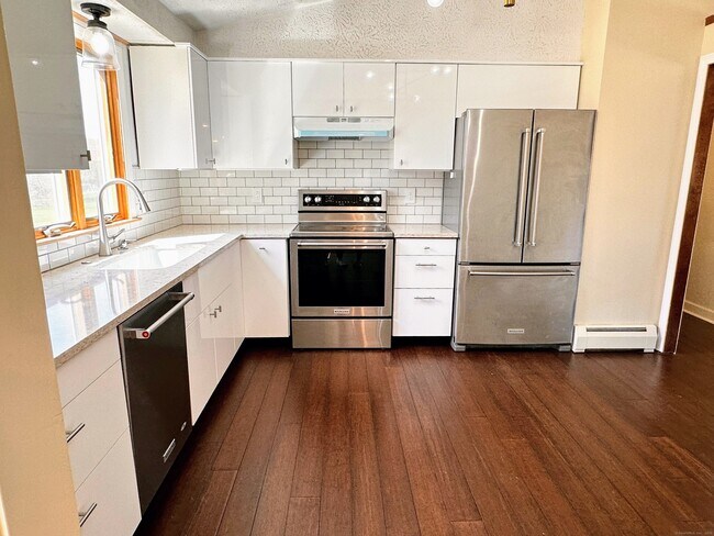 Building Photo - 37 Woodmont Dr
