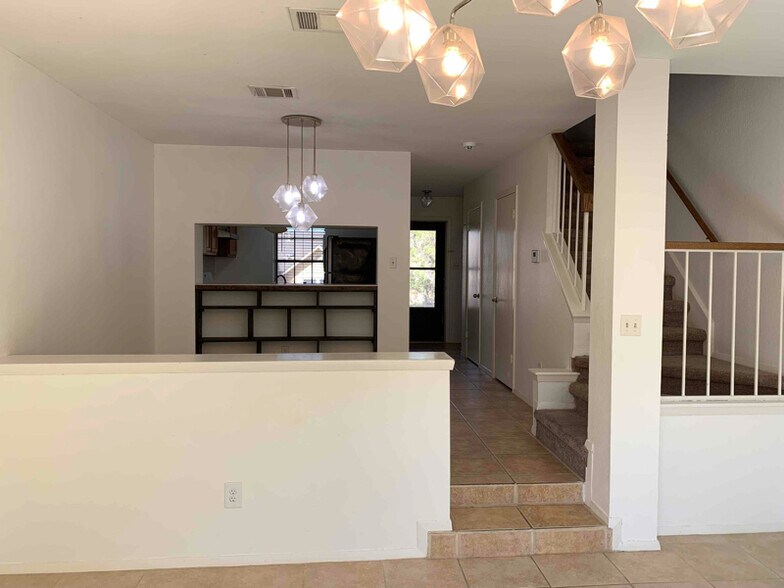 Building Photo - 11901 Swearingen Dr