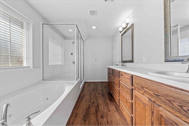 Building Photo - 204 Raven Ridge Ct