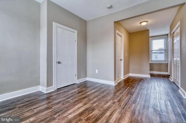 Building Photo - 1503 S Charles St