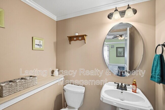 Building Photo - 187 Marbrook Dr