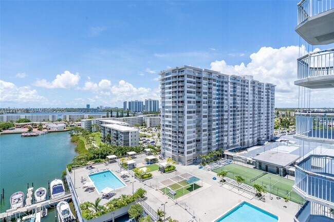 Building Photo - 18081 Biscayne Blvd