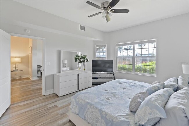 Building Photo - 3702 54th Dr W