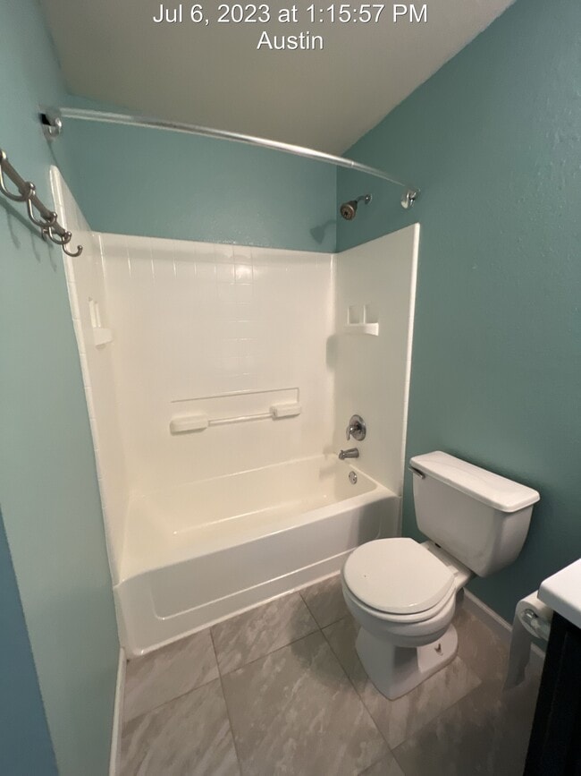 Building Photo - 5713 Silver Screen Dr