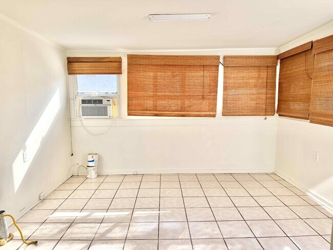 Building Photo - 4442 Capital Heights Ave