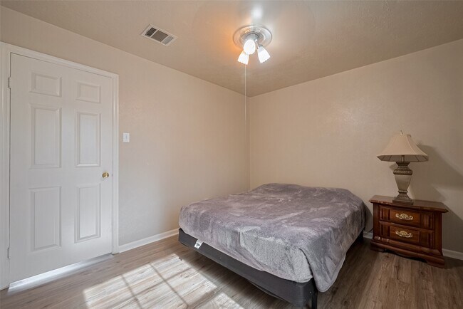 Building Photo - 3102 Colonel Ct Dr