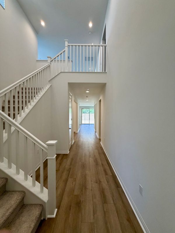 Building Photo - 21624 Thomas Ct