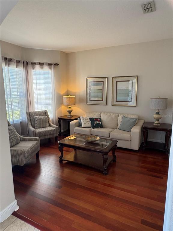 Building Photo - 9718 Pineola Dr