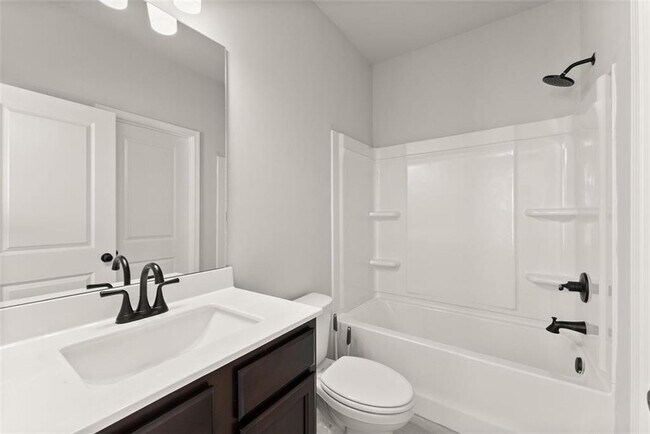 Building Photo - 4656 Silver Oak Dr SW