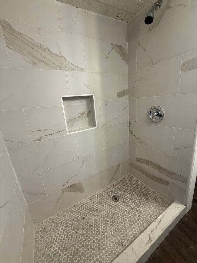 Building Photo - 1022 Byrd Ave