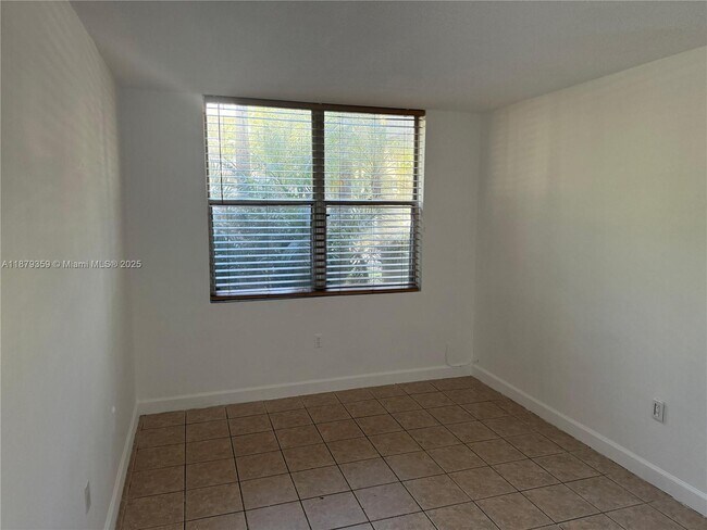 Building Photo - 1800 Sans Souci Blvd