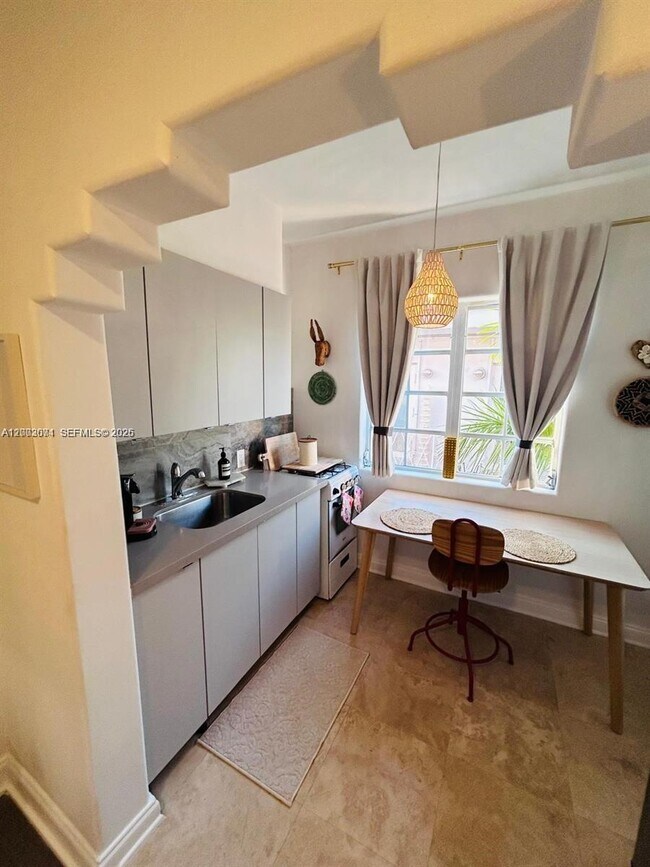 Building Photo - 1227 Euclid Ave