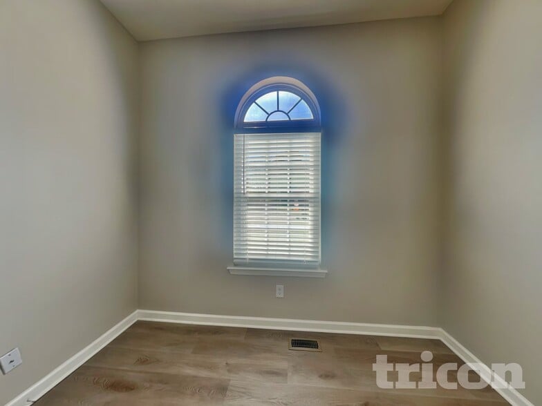 Building Photo - 146B Waterford Way