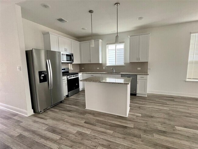 Building Photo - 1613 Brimhurst Dr