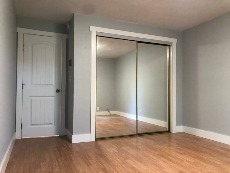 Building Photo - 525 Cinderella Loop