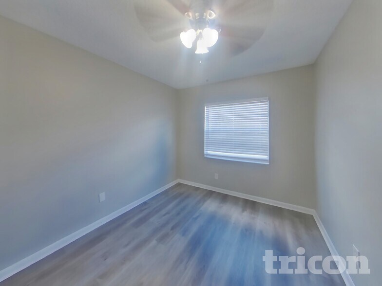 Building Photo - 320 Laxton Ln