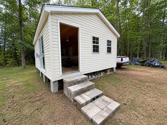 Building Photo - 209 Verdi Ln