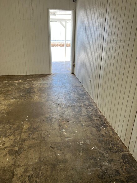 Building Photo - 1616 E Grand Ave