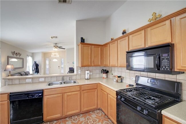 Building Photo - Very clean well maintained one-story home.